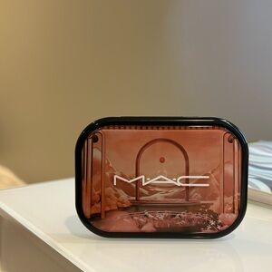 Mac pink make up palette
